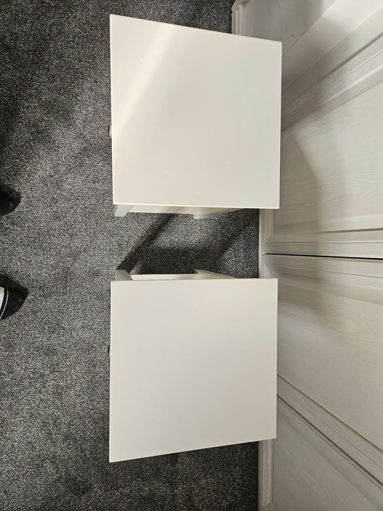 Wooden Bedside Tables in white (Pair)