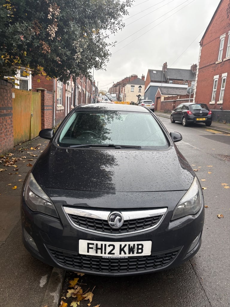 Vauxhall, ASTRA, Hatchback, 2012, Manual, 1686 (cc), 5 doors
