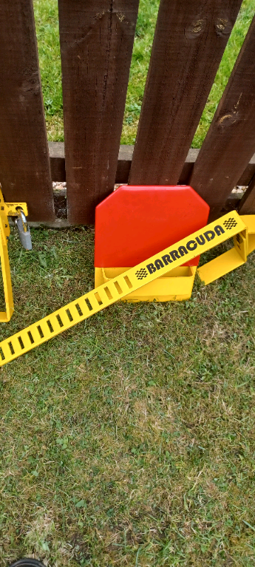 Barracuda wheel clamp 
