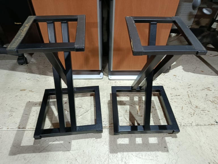 image for SPEAKERS STANDS 44 cm TALL 