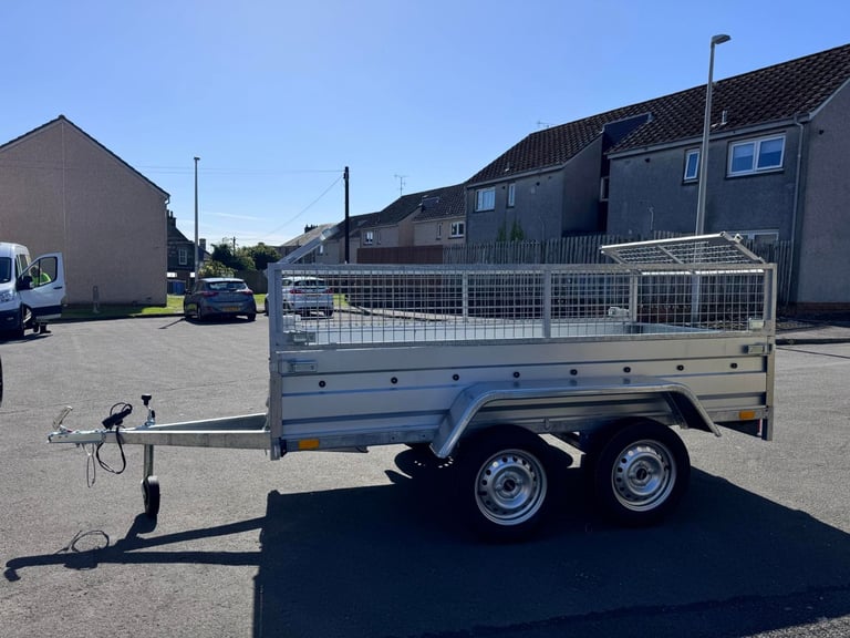 BRAND NEW 8,7ft x 4,2ft TWIN AXLE TRAILER WITH 40CM MESH