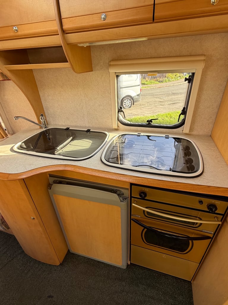  Baily pageant caravan 