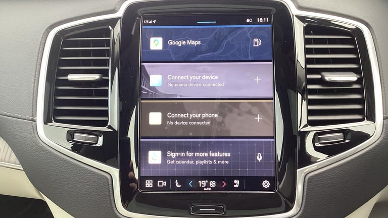 2022 Volvo XC90 Plus Dark B5 (235 hp) ESTATE Diesel/Electric Hybrid Automatic