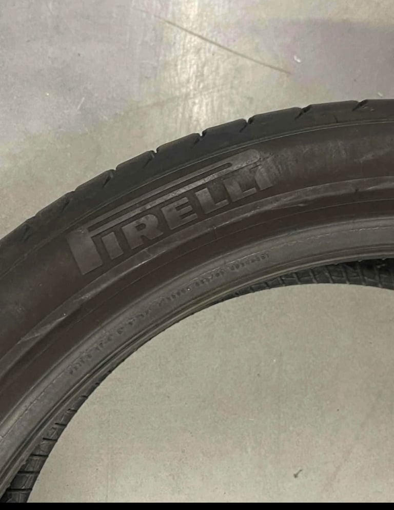 image for Pirelli P Zero tyre, specifically a 245/40R20 99Y