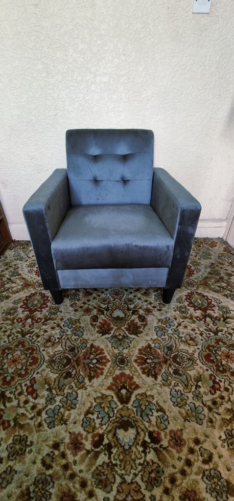 Modern Velvet Accent Chair Upholstered Armchair with Tufted Back
