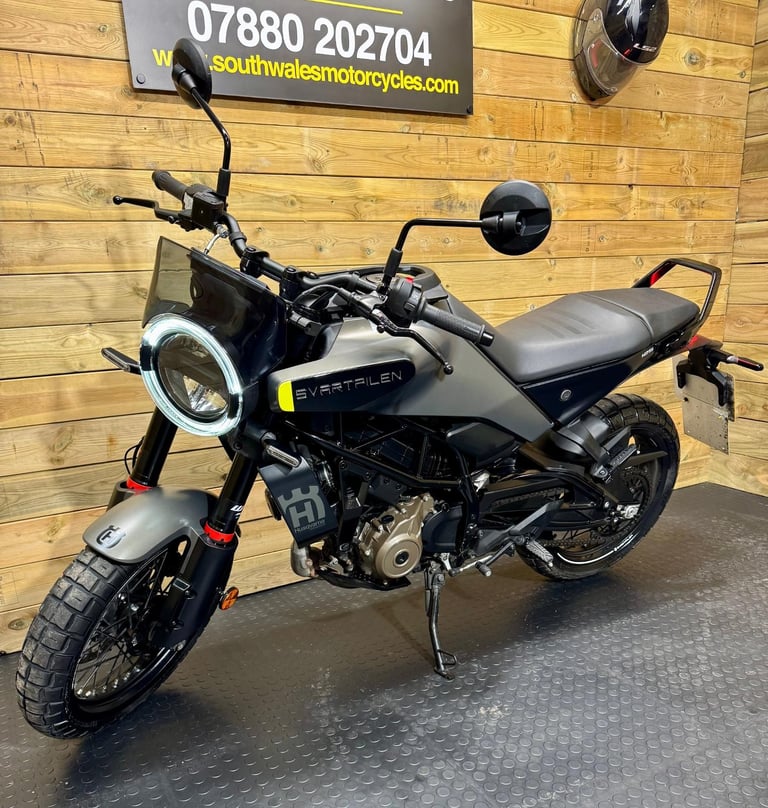 Husqvarna SVARTPILEN 125 / 2024 (upgraded) model / just 1999 miles 