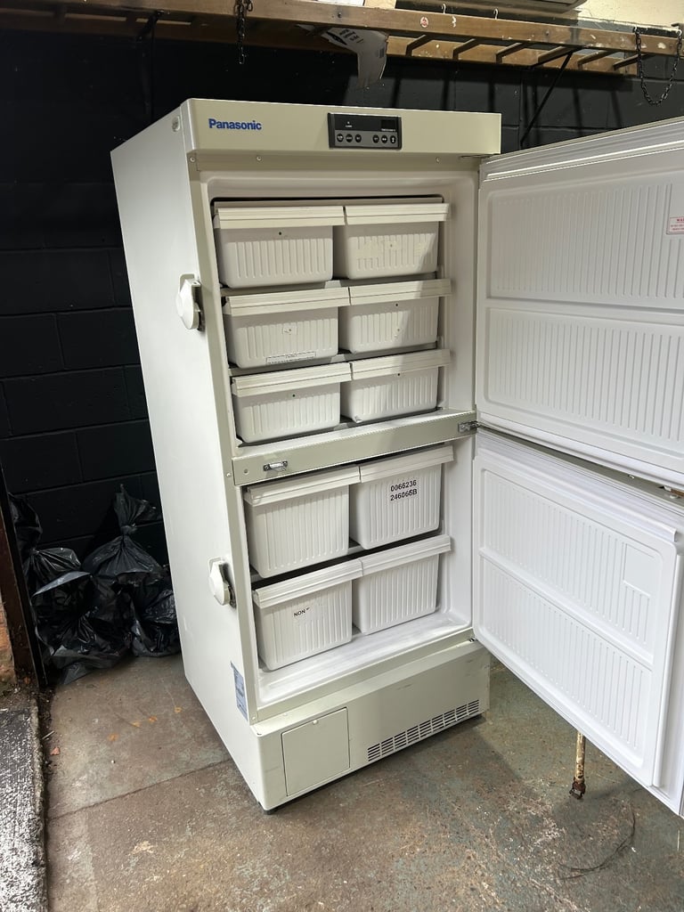 Commercial freezer