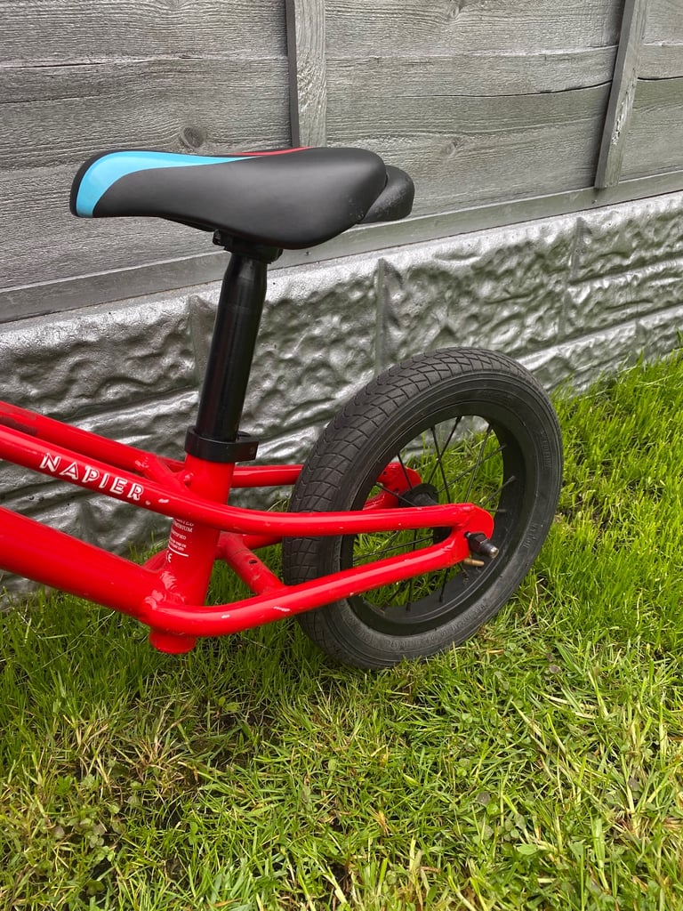 Kids/boys  balance bike/ Hoy Napier 12”