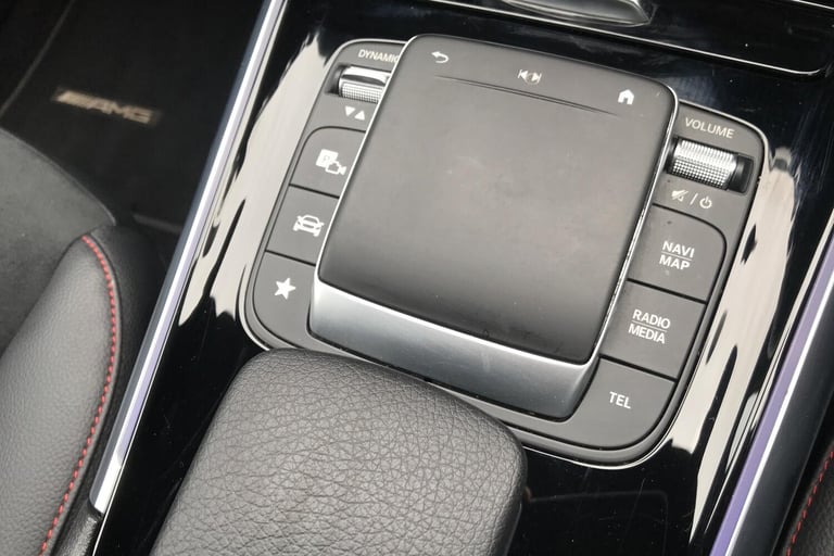 Mercedes Benz Gla 1.3 Gla180 Amg Line premium Suv 5dr Petrol 7g Dct Euro 6 s/s