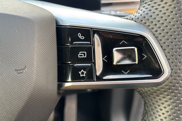 2024 MG MG HS 106290 Hatchback Petrol Manual