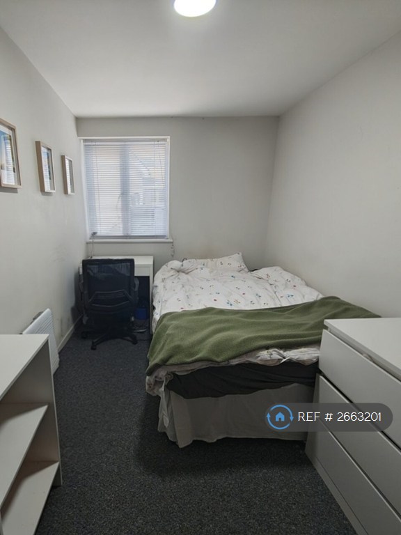 6 bedroom flat in Cardiff, Cardiff, CF24 (6 bed) (#2663201)