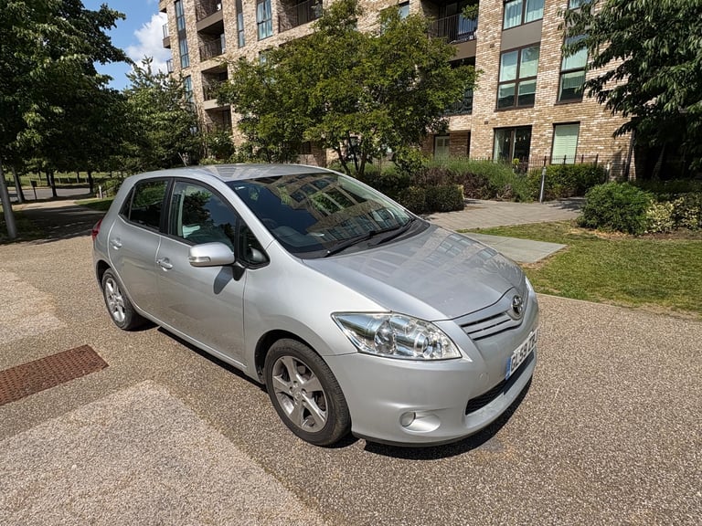 image for 2010 facelift toyota Auris 1.6 automatic, drives perfect, excellent condition inside out,F.S.H 