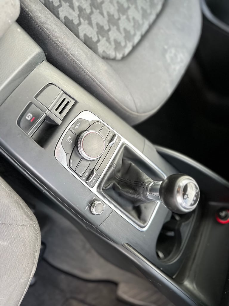 2015 Audi A3 1.6 TDI 110 SE Technik 5dr HATCHBACK Diesel Manual