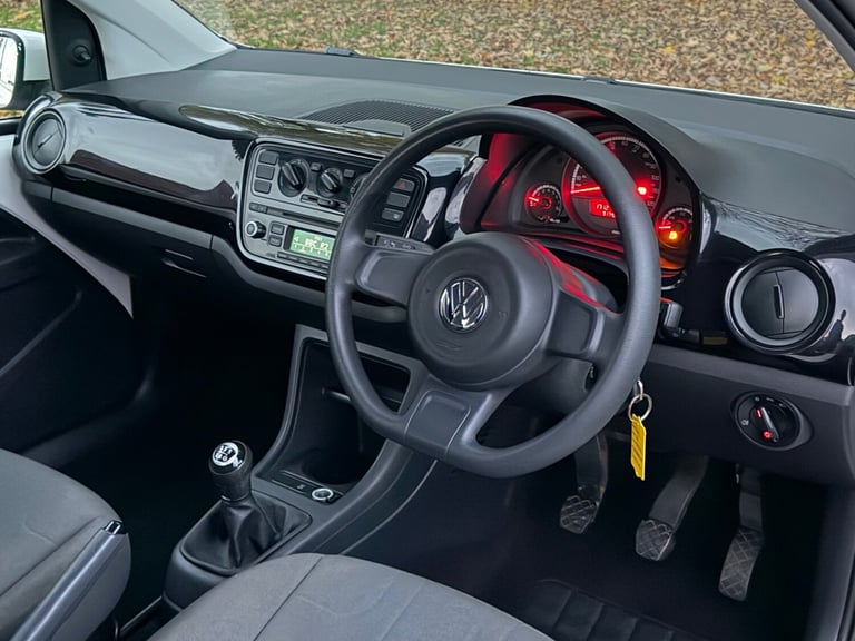 2015 Volkswagen up! 1.0 Move Up 3dr HATCHBACK Petrol Manual