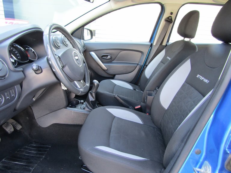 LEFT HAND DRIVE 2015 DACIA SANDERO STEPWAY 1.5 DCi AMBIANCE EURO 5 TURBO DIESEL