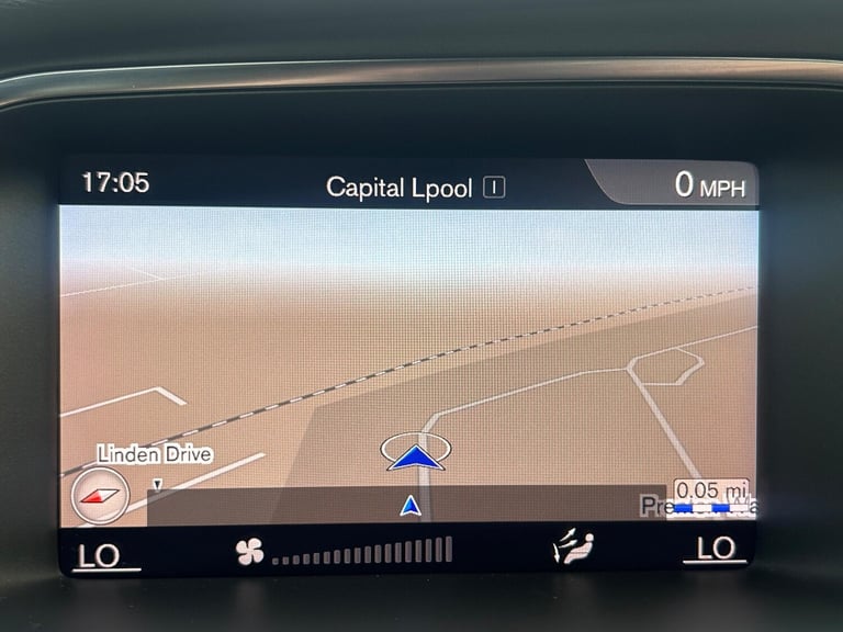 2018 Volvo V40 2.0 T2 R-Design Nav Plus Euro 6 (s/s) 5dr HATCHBACK Petrol Manual