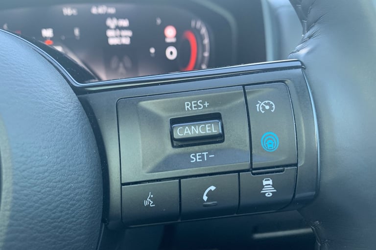 2023 Nissan Qashqai 1.5 E-Power Kuro Edition [Tech Assist] 5dr Auto Hatchback Hybrid Automatic