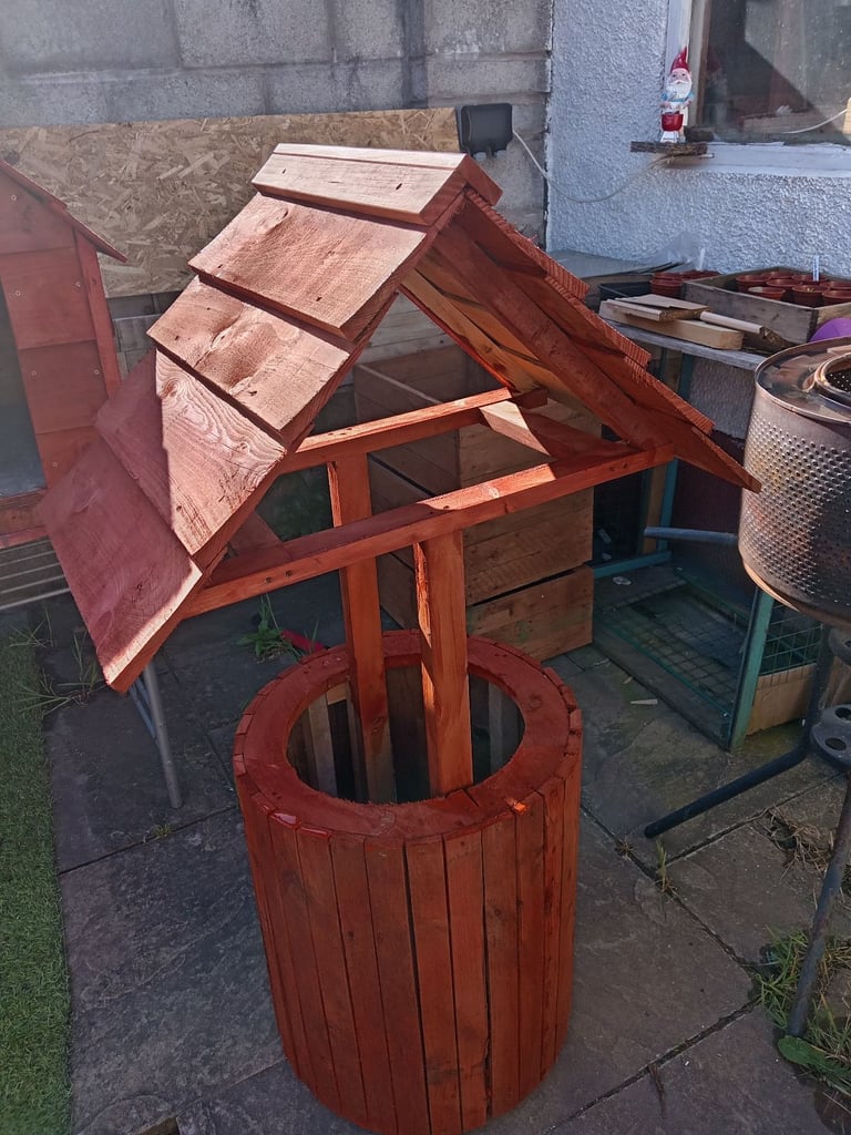 image for Wooden Garden Wishing Well Planter