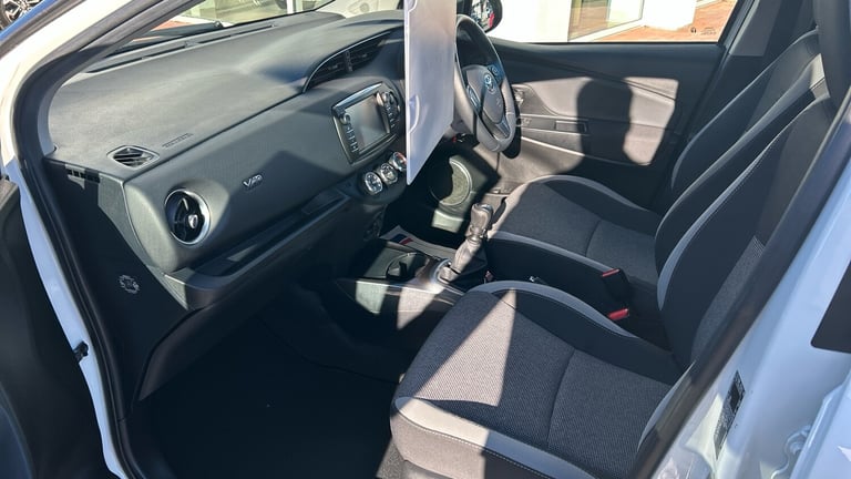 2019 Toyota Yaris 1.5 VVT-i Y20 5dr [Bi-tone] HATCHBACK PETROL Manual