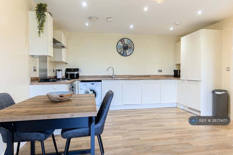 2 bedroom flat in Thornfield House, Bristol, BS10 (2 bed) (#2677477)