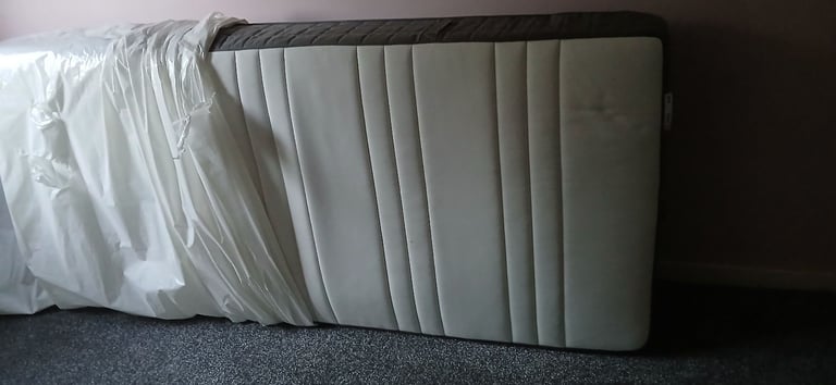 Brand new single bed and Hovac mattress for sale