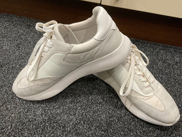 Used a twice Reiss leather-blend low-top mens trainer size 8/43 v.good condition £40