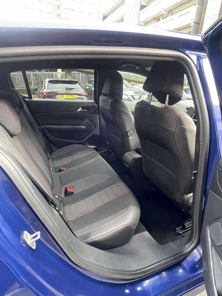 Peugeot, 308, Hatchback, 2016, Manual, 1199 (cc), 5 doors