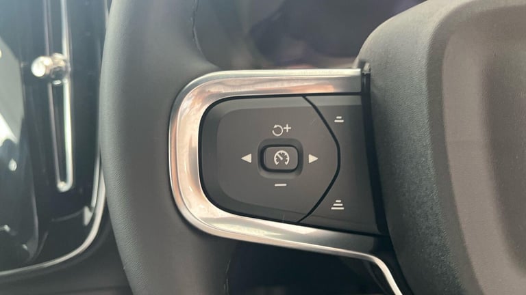 2025 Volvo XC40 Core, B3 Mild hybrid, Petrol ESTATE Petrol/Electric Hybrid Automatic