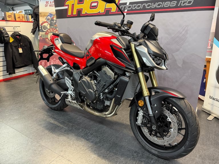 QJ MOTOR SRK800 2026 SUPER NAKED BRAND NEW MODEL TOP SPEC RED OR BLACK  £6699