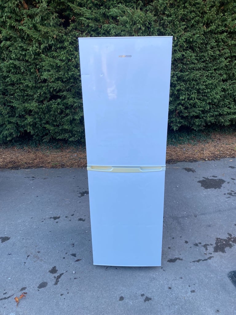 image for Fridge freezer for £130(we can deliver)