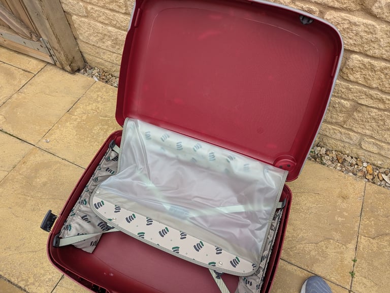 Samsonite hard shell suitcase 