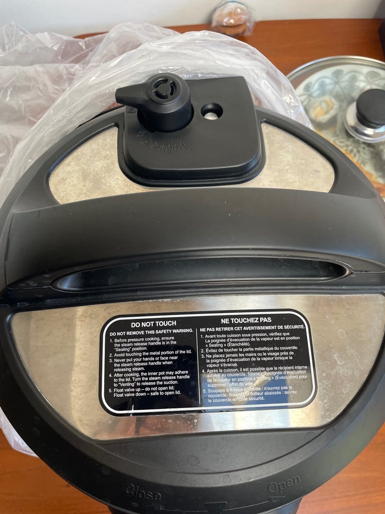 Instant Pot Duo 7-in-1 Electric Multi-Cooker 5.7L 