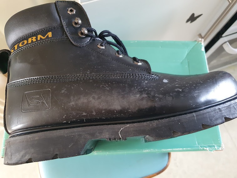 STORM STEEL TOE BOOTS