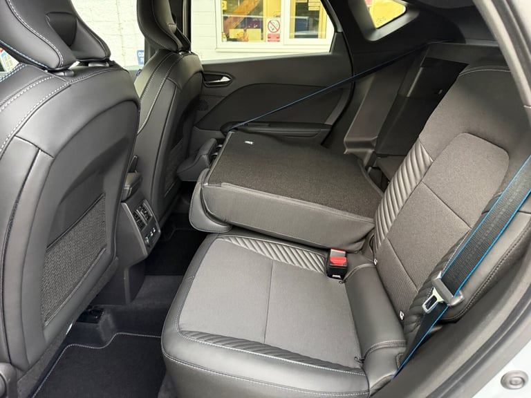 2025 Renault Captur 1.8 E-Tech Full Hybrid 160 Esprit Alpine 5dr Auto HATCHBACK PETROL/ELECTRIC A...