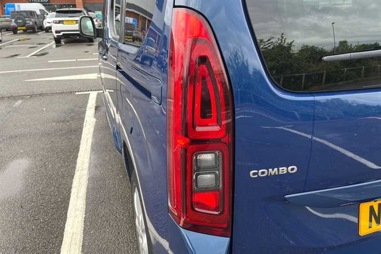 2022 Vauxhall Combo Life 1.5 Turbo D SE 5dr MPV DIESEL Manual