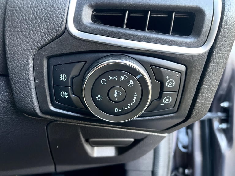 2011 Ford Focus 2.0 TDCi Titanium 5dr Powershift HATCHBACK DIESEL Automatic