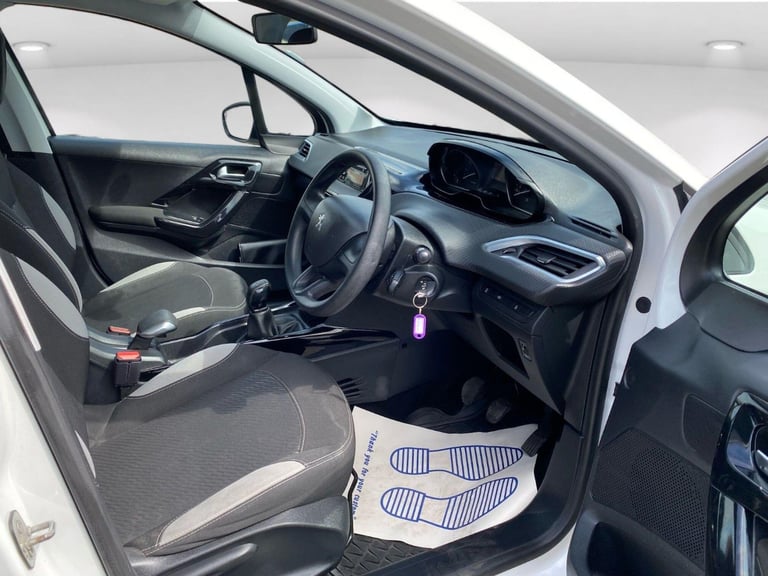 2015 Peugeot 2008 1.2 PureTech Access Euro 6 5dr (A/C) Petrol