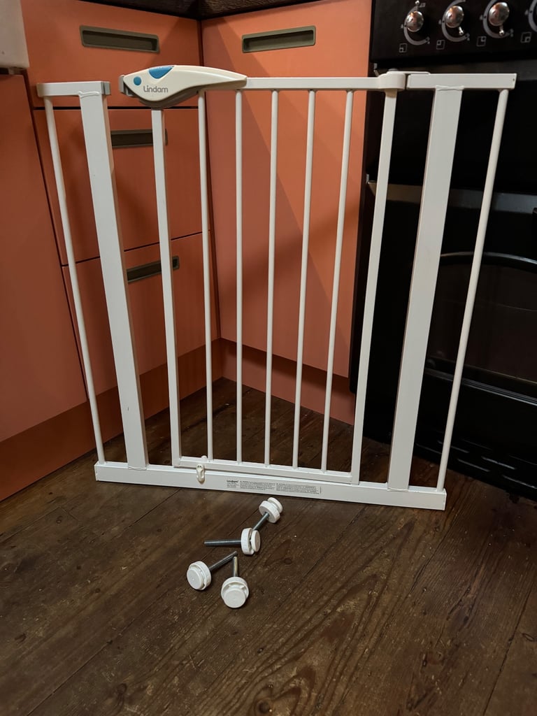image for Lindam pressure fit baby gate 75-81cm