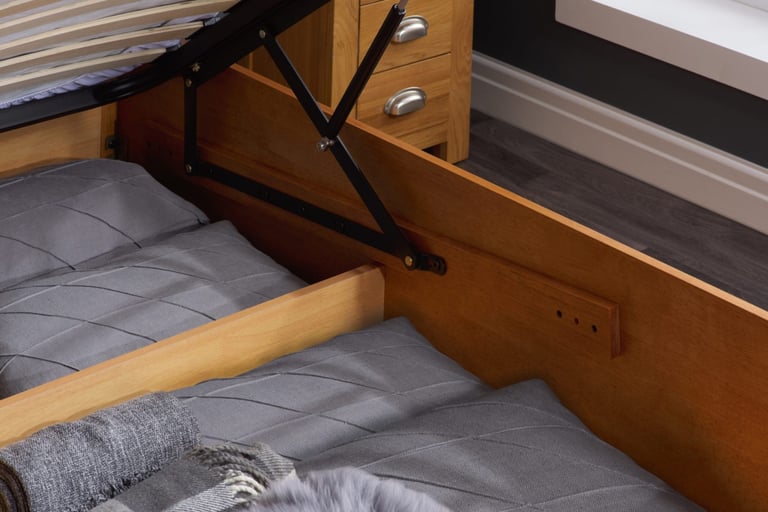 Birlea Phoenix Ottoman Bed Frame – 135cm Double, Oak Finish – Brand New in Box