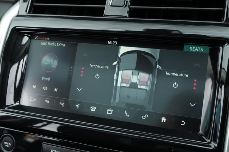 2019 Land Rover Discovery 3.0 SD V6 HSE Auto 4WD Euro 6 (s/s) 5dr ESTATE Diesel Automatic