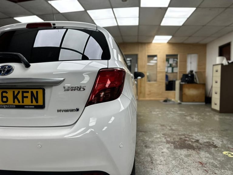 2016 Toyota Yaris 1.5 Hybrid Icon 5dr CVT HATCHBACK PETROL/ELECTRIC Automatic