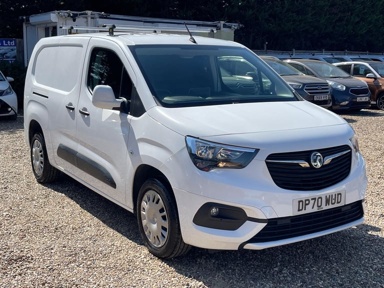 2020 Vauxhall Combo 1.5 Turbo D 2300 Sportive L2 H1 Euro 6 4dr PANEL VAN Diesel Manual