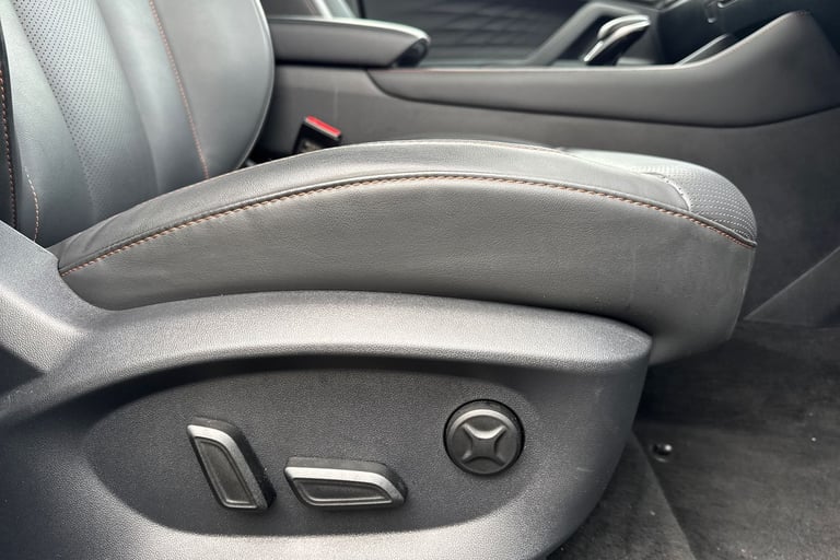 2025 MG MG HS 106287 Hatchback Petrol Automatic