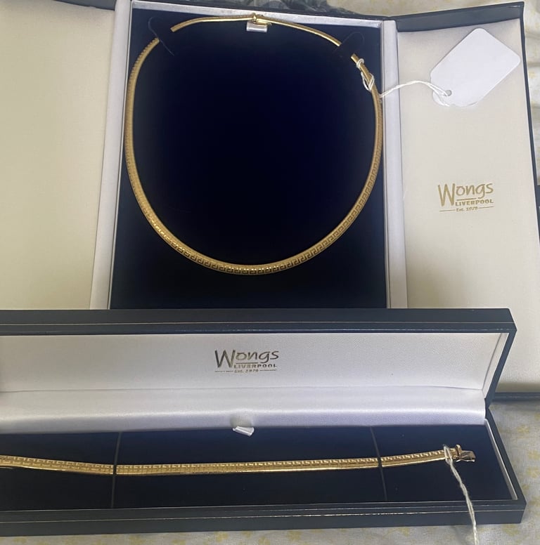 9ct gold Necklace and matching Bracelet 43.6g boxed 