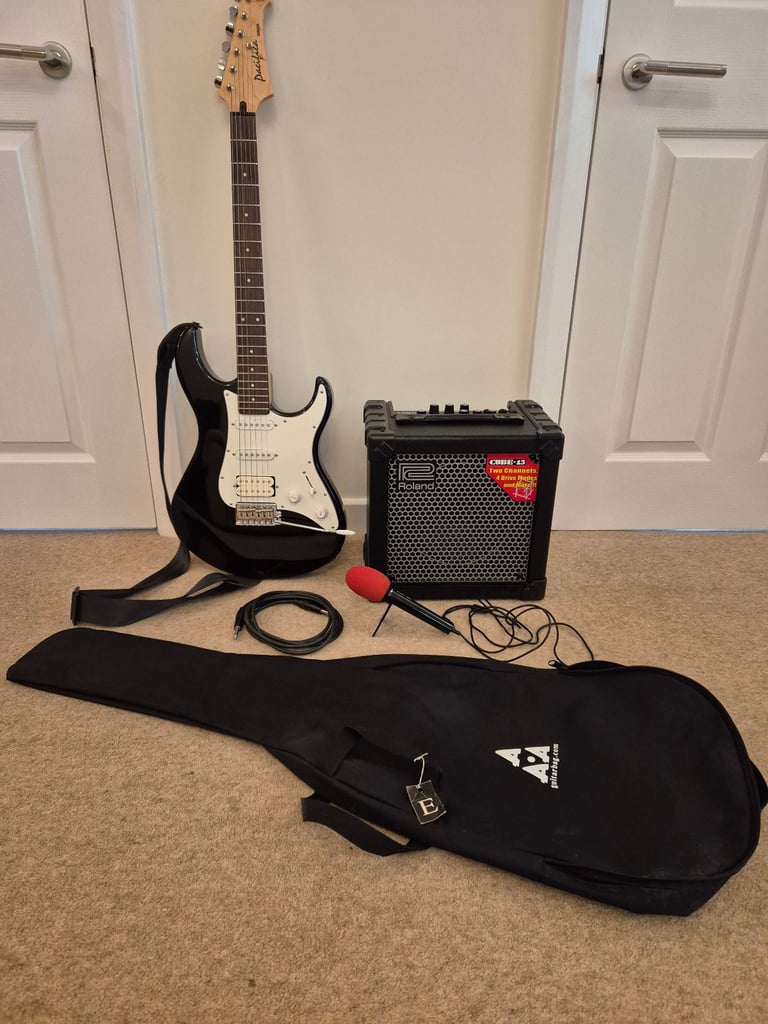 image for Electric Guitar Yamaha Pacifica with guitar bag, Roland Cube-15 Amp, Lead and Microphone