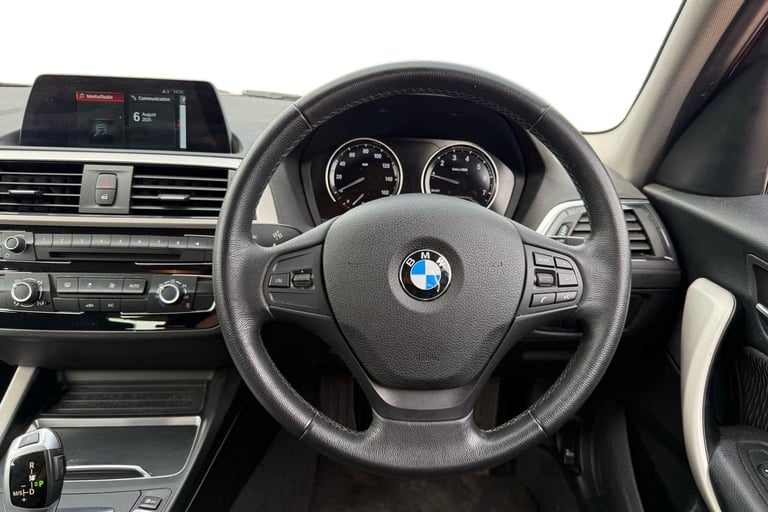 2018 BMW 1 Series 118i [1.5] SE 5dr [Nav] Step Auto Hatchback PETROL Automatic