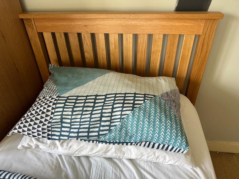 Oak Furnitureland Solid Oak Single Bed with Mattress