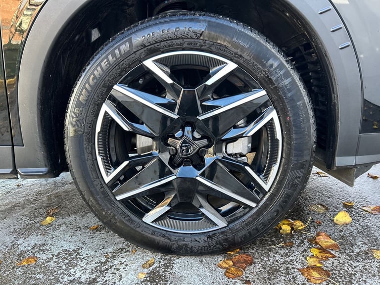 2025 Peugeot 5008 1.2 Hybrid 136 GT 5dr e-DSC6 HATCHBACK PETROL Automatic