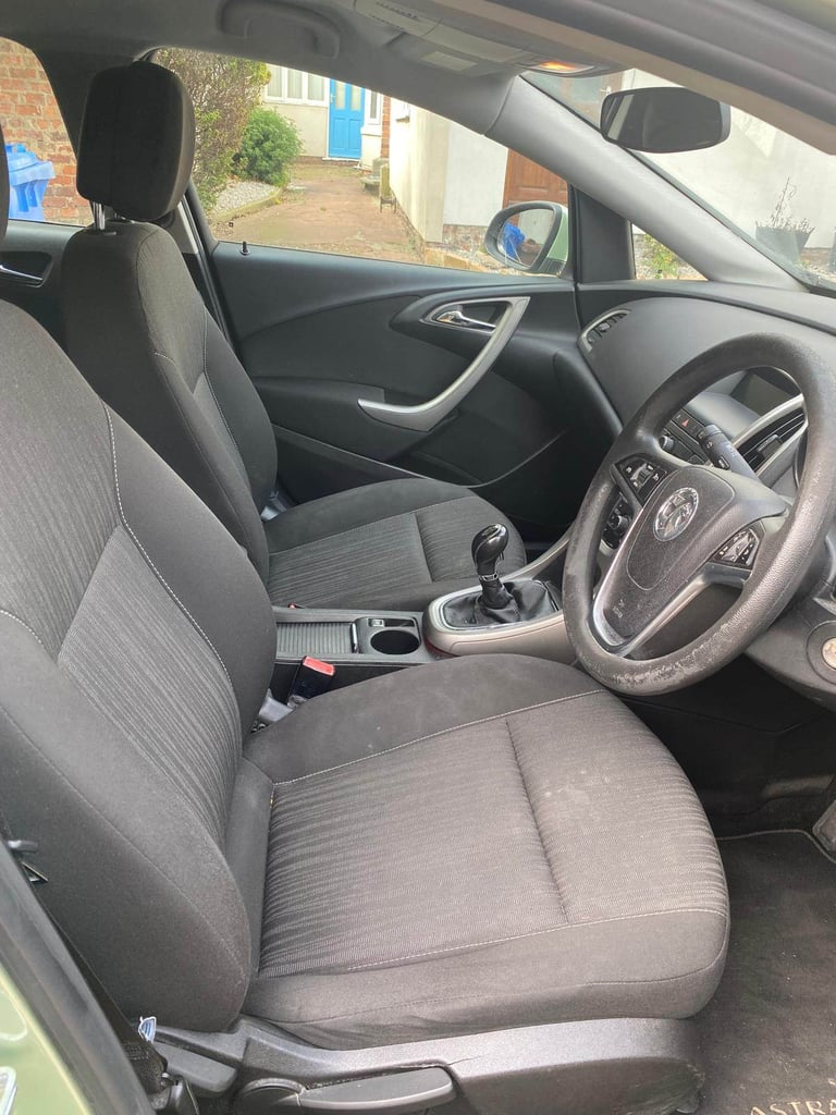 Vauxhall, ASTRA, EXCLUSIV, CDTI, 2011, Manual, 1686 (cc), 5 doors