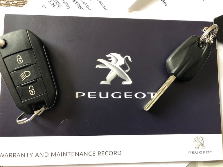 Peugeot, 2008, Hatchback, 2016, Manual, 1199 (cc), 5 doors